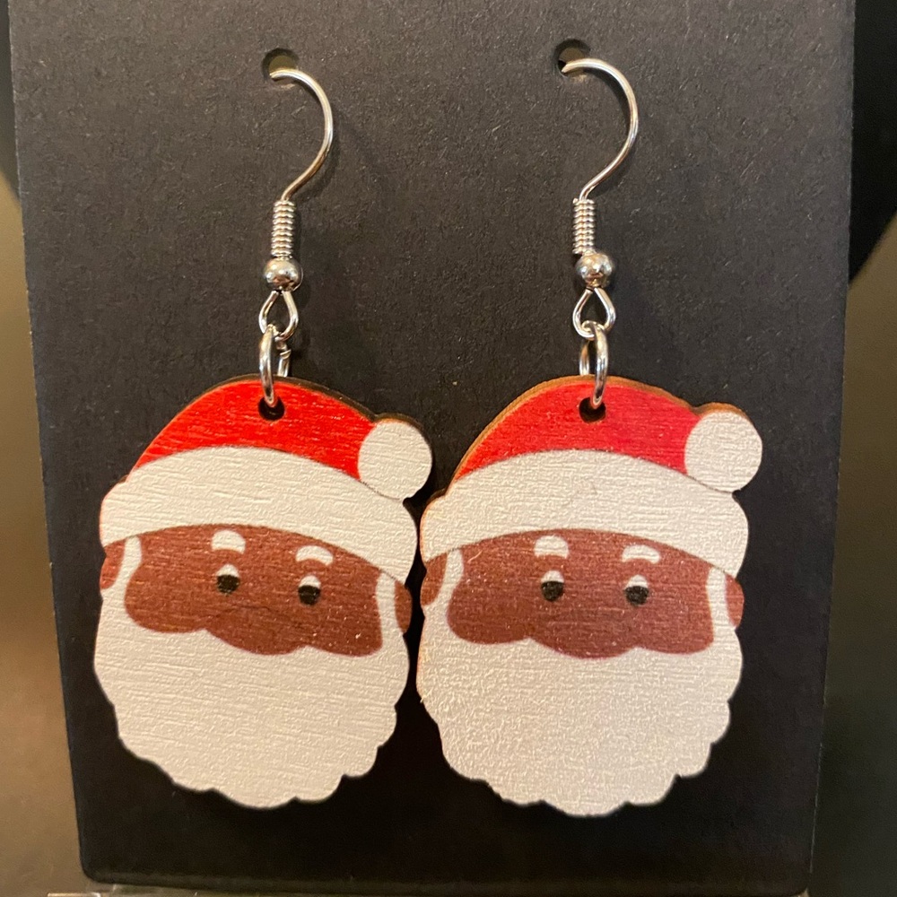 AFRICAN AMERICAN WOOD SANTA EARRINGS